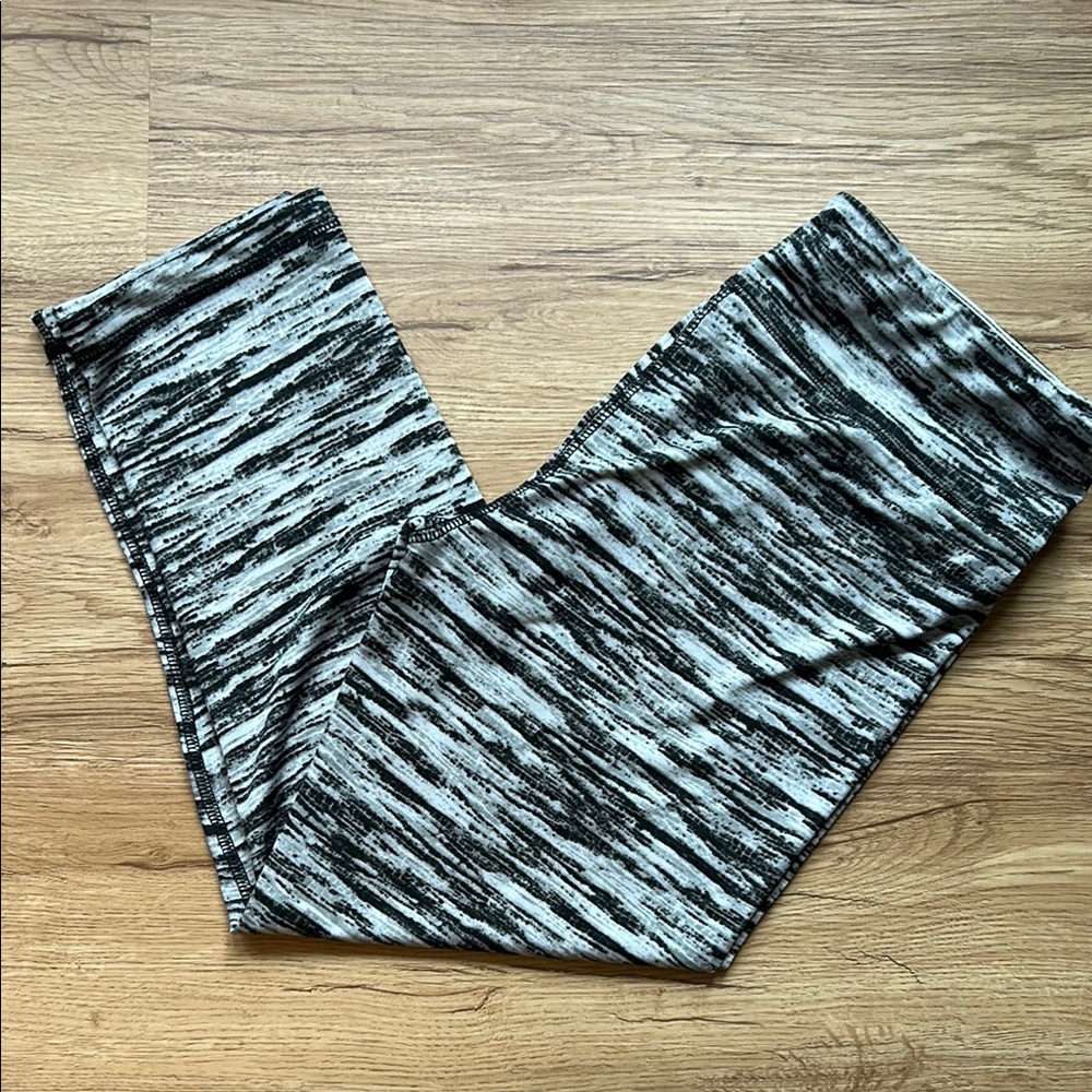 Women’s High Energie Large Crop Leggings